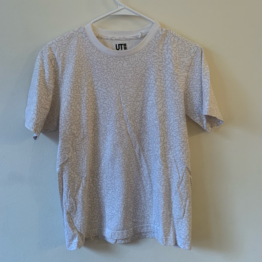 Uniglo graphic t shirt